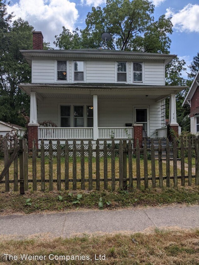Foto principal - 3 br, 1 bath House - 713 W. Iowa