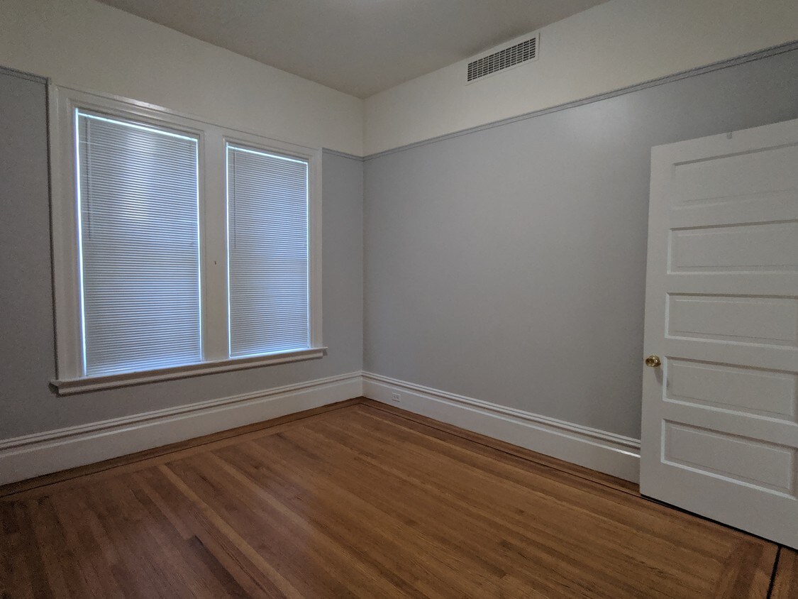 Bedroom - 401 Chestnut St