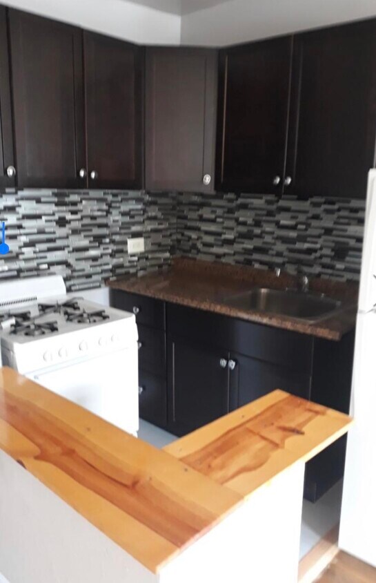 Foto principal - 5662 N Ridge Ave