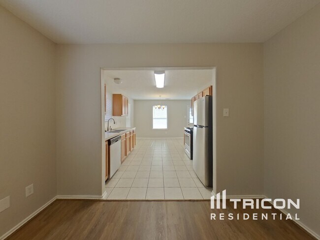 Building Photo - 33107 Cottonwood Bend