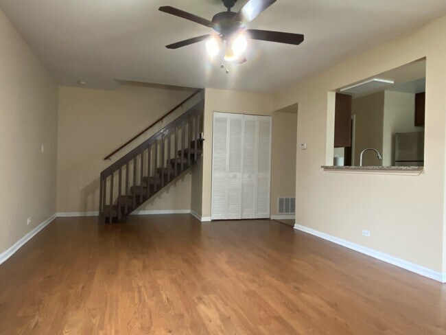 Building Photo - 333 Regatta Point