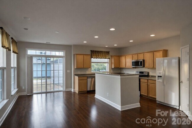 Foto del edificio - 121 Walnut Cove Dr