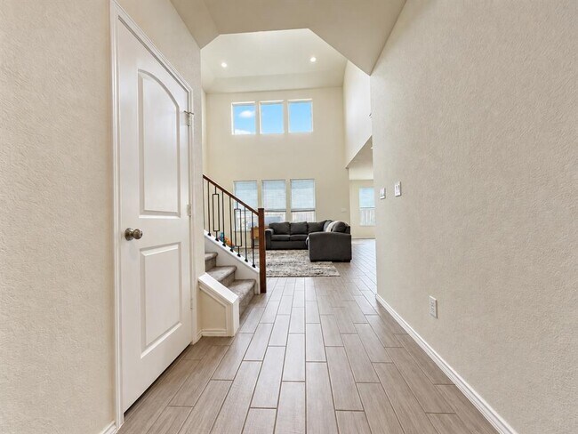 Foto del edificio - 4015 Wild Bloom Rd