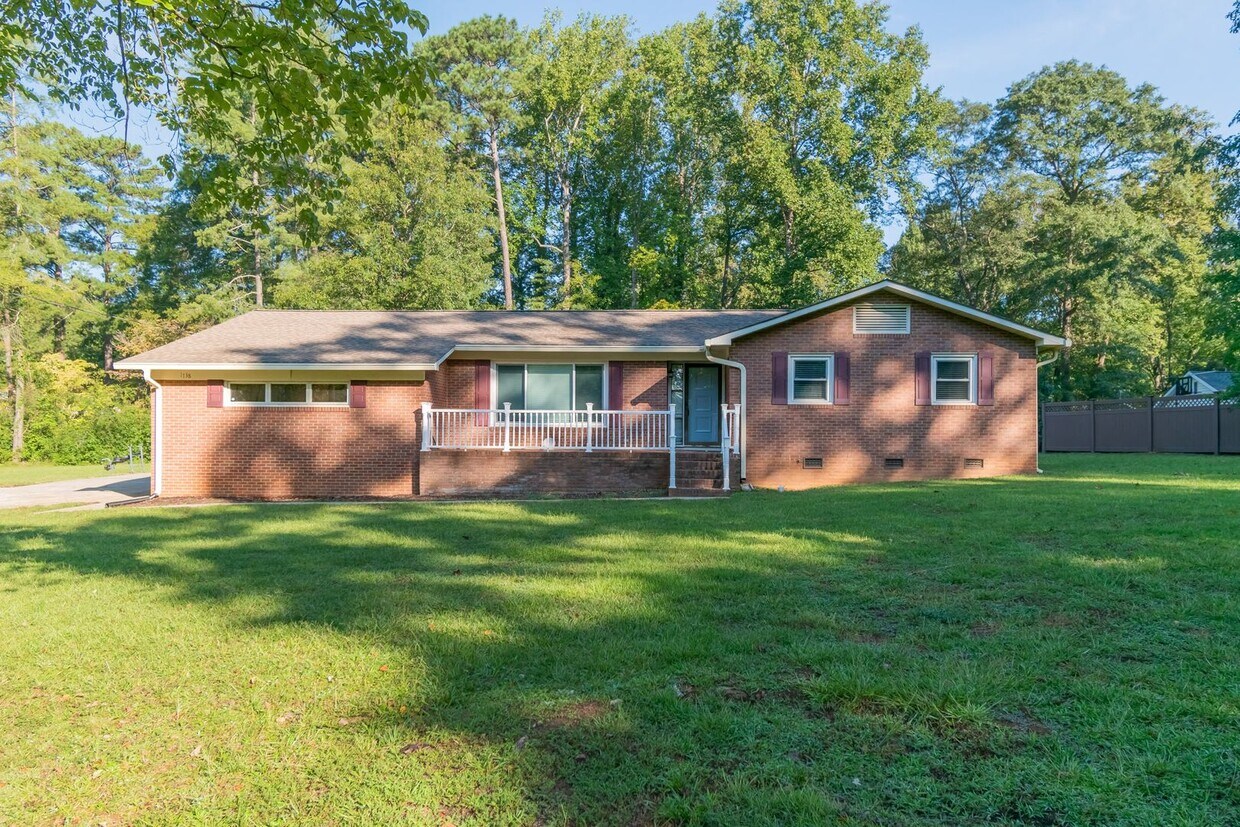 Primary Photo - Remodeled ranch home in Lancaster, SC