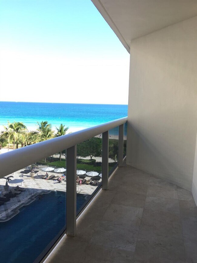 Foto del edificio - 9559 Collins Ave