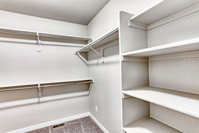 Foto del edificio - 3 Bedroom 3 Bath home in Raindance