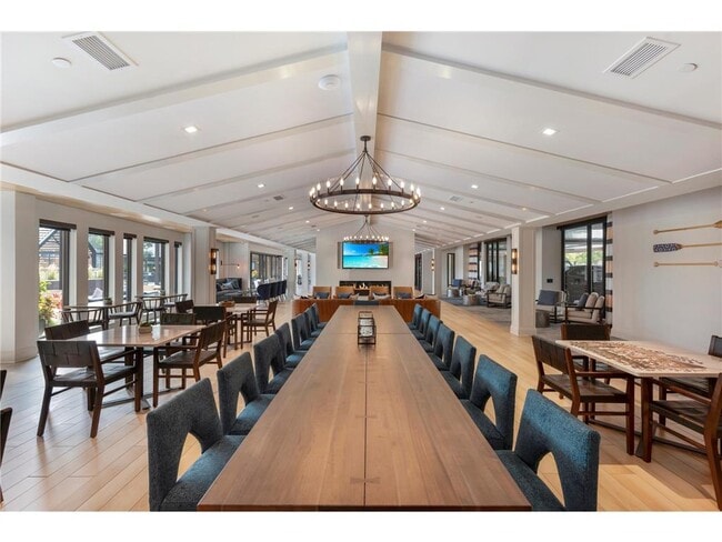 Foto del edificio - 12610 Ridgedale Dr