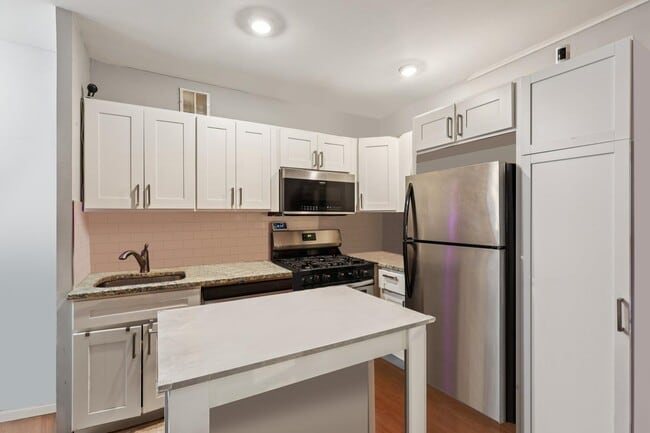 Building Photo - 7505 Palisade Ave