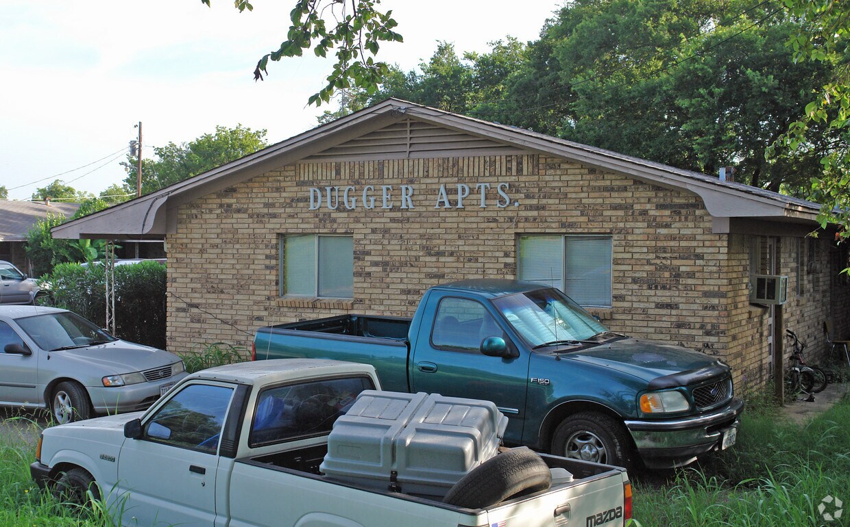 Building Photo - Dugger Apts