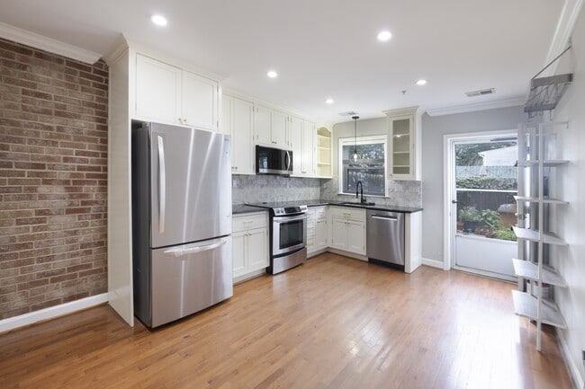 Photo - 1122 K St SE Townhome