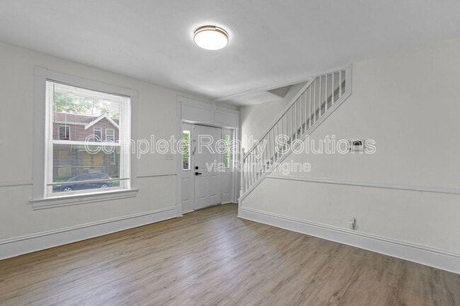 Building Photo - 3011 Miami St