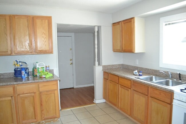 Photo - 1301 Bernard St Apartment