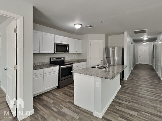 Building Photo - 2355 Oakmont Ln
