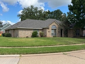Building Photo - 1601 S Lexington Dr
