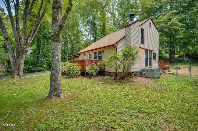 Building Photo - 3 Monteray Ct