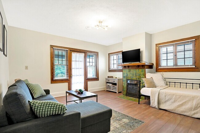 Foto del edificio - 537 E 11th St