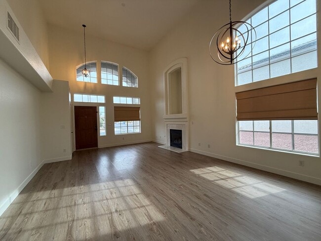 Building Photo - FIVE BEDROOM IN A GATED COMMUNITY IN HENDERSON