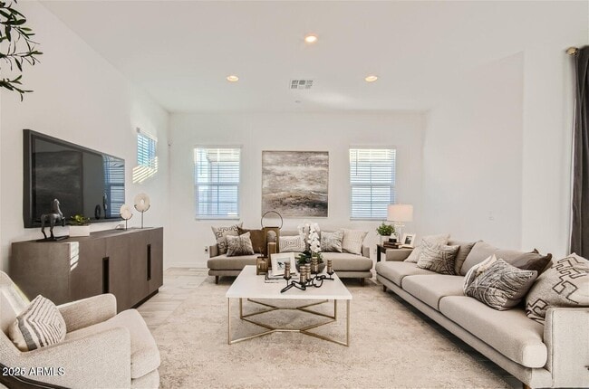 Building Photo - 3841 E Rainbow Dr
