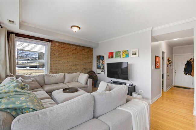 Foto del edificio - 3040 W Diversey Ave