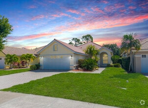 Building Photo - 562 SW New Castle Cove