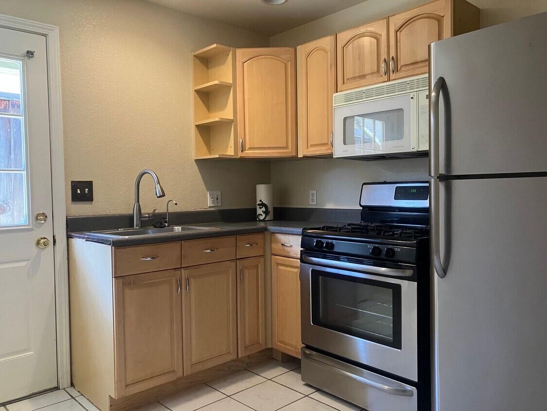 213 Dillon Ave Unit B, Campbell, CA 95008 Apartments in Campbell, CA