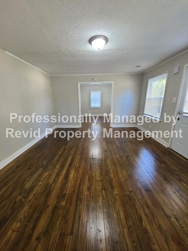 Foto del edificio - 1419 Depass Rd