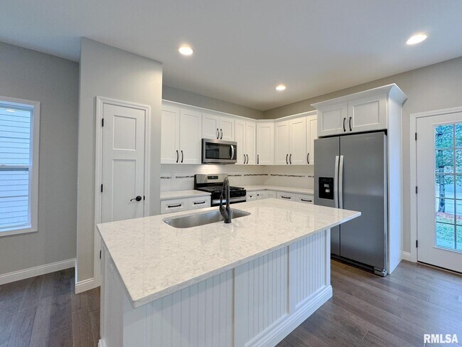 Foto del edificio - 7622 W Walnutbend Dr