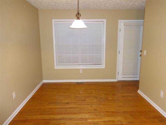 Building Photo - 7055 Shady Oak Ln