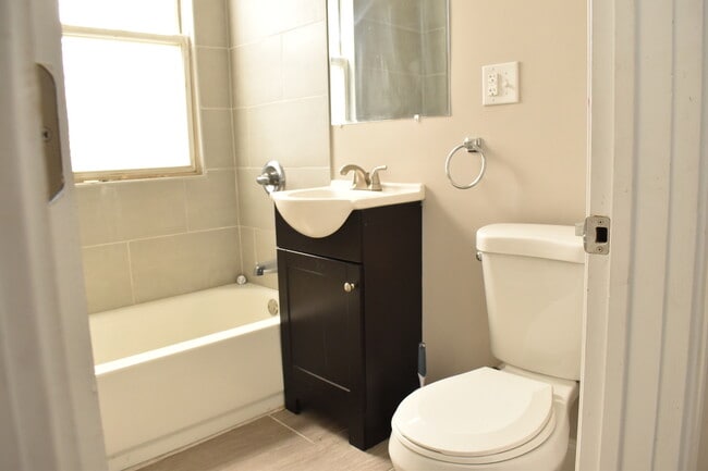 Building Photo - 11022 S Vernon Ave