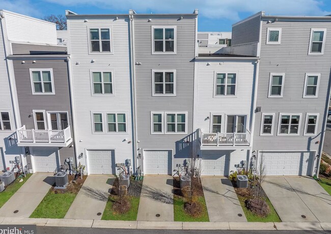 Building Photo - 325 Michelson Ln