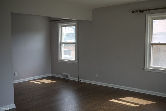Building Photo - 5442 Wayne Dr