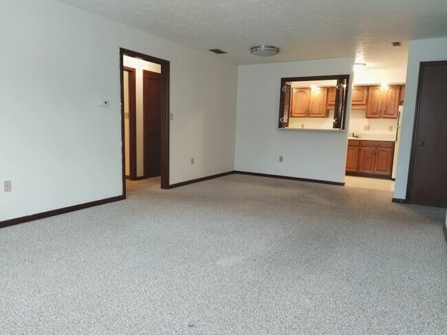 Building Photo - 509 Oak Glen Drive