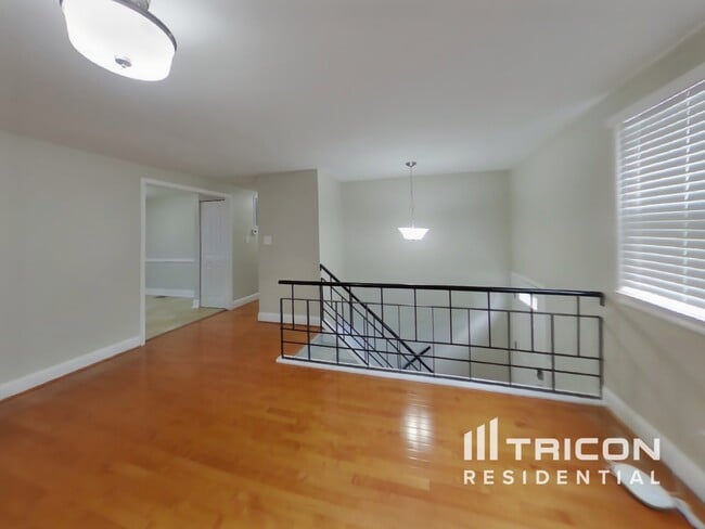 Building Photo - 9851 Branchleigh Rd