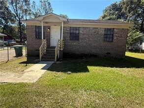 Building Photo - 303 Ruben Ave