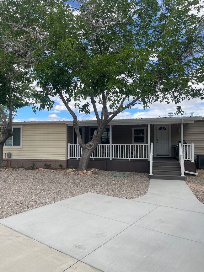 Foto del edificio - Charming fully furnished 2-bedroom, 1-bath home located in Beaver Dam, AZ!