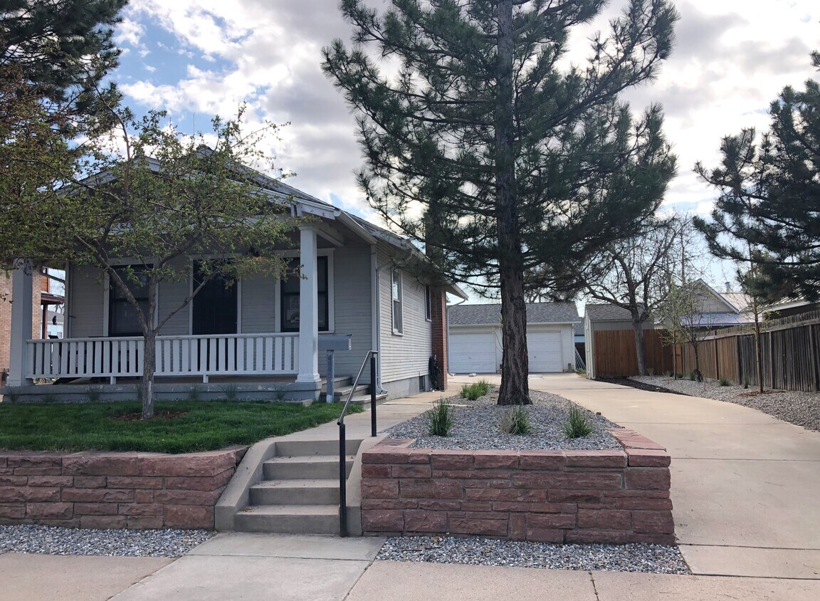 Foto principal - 4880 Julian St