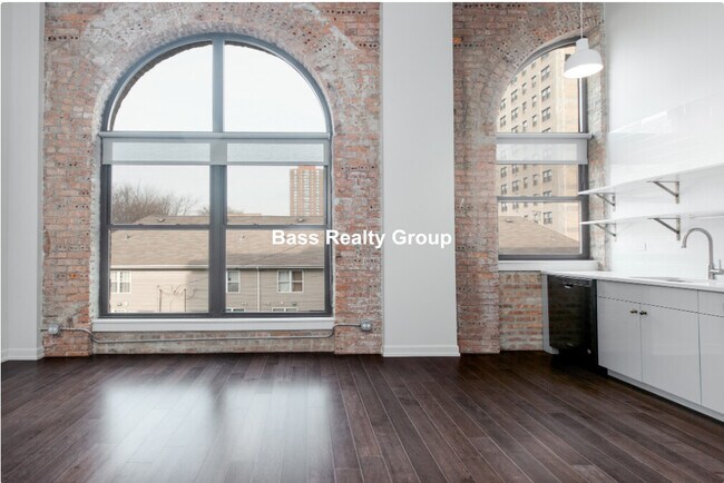 Foto del edificio - 5021 N Kenmore Ave