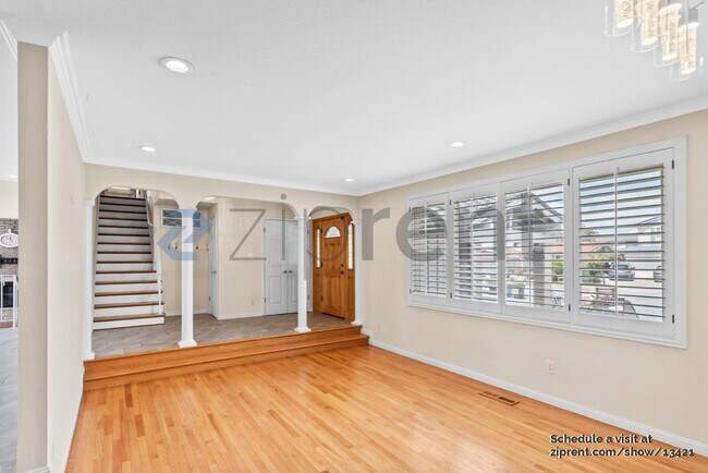 Foto del edificio - 5016 Wembley Ct