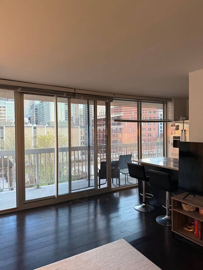 Foto del edificio - 545 N Dearborn St