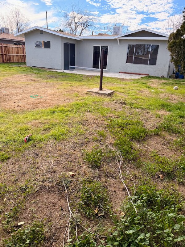 Foto del edificio - 44056 Date Ave