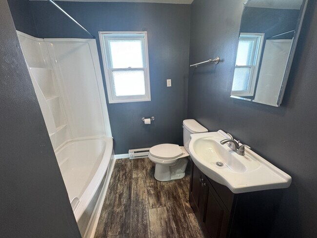 Foto del edificio - 2144 N Webster St