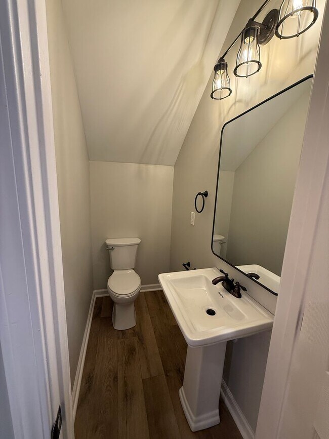 Foto del edificio - Spacious East Athens 4BR / 3.5BA Home with...