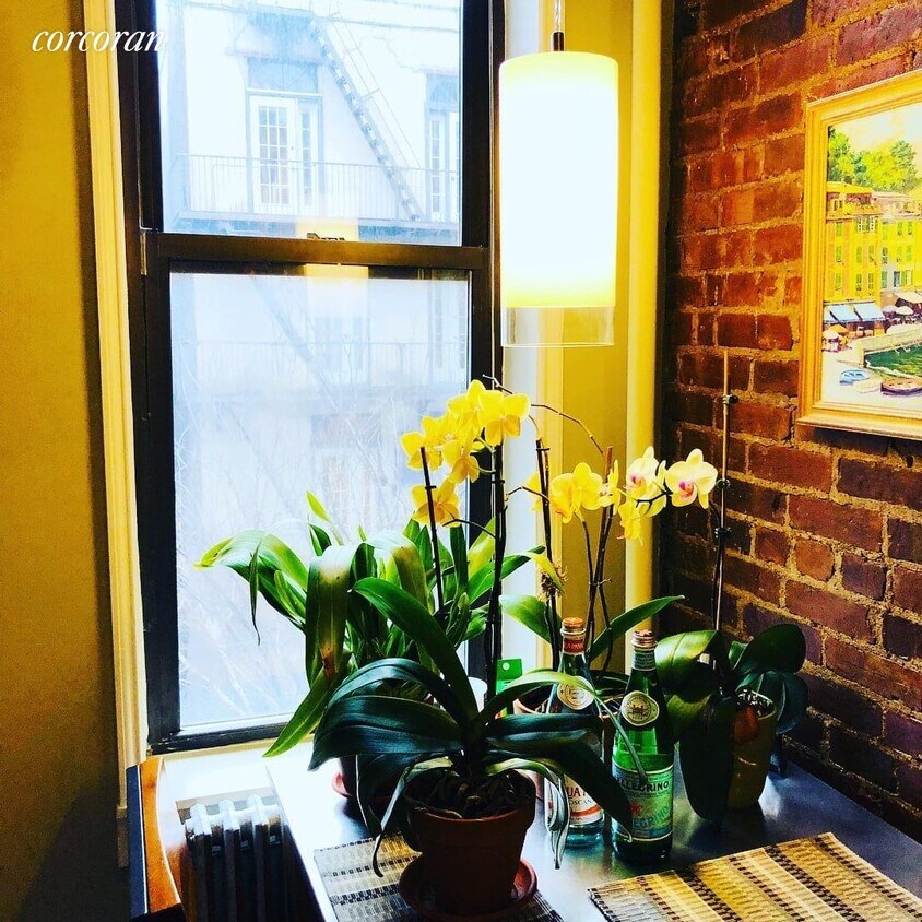 Foto principal - 516 E 84th St