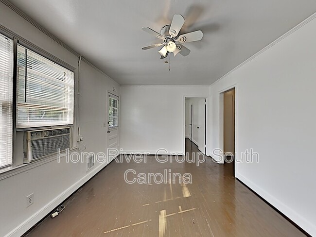 Building Photo - 323 N Magnolia St