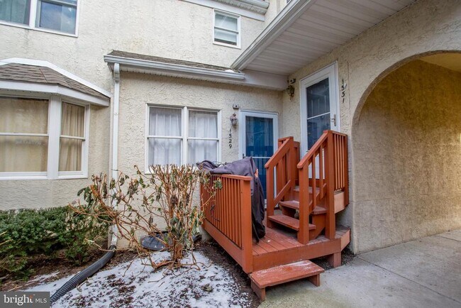 Foto del edificio - 1529 Margaret Ct