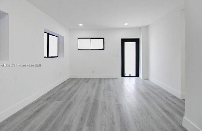 Foto del edificio - 13885 NW 5th Ave