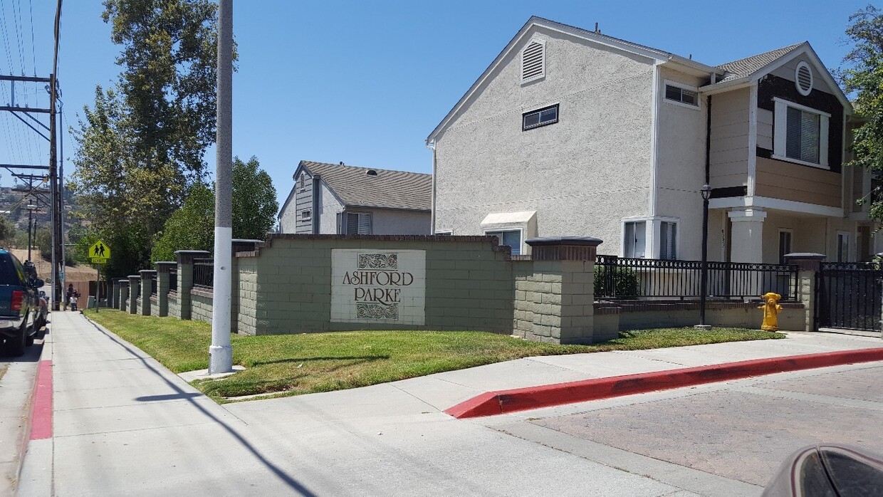Primary Photo - 2 Bedroom - 2.5 Bathroom Condo in gated co...