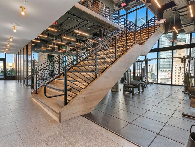 Building Photo - 398 NE 5th St