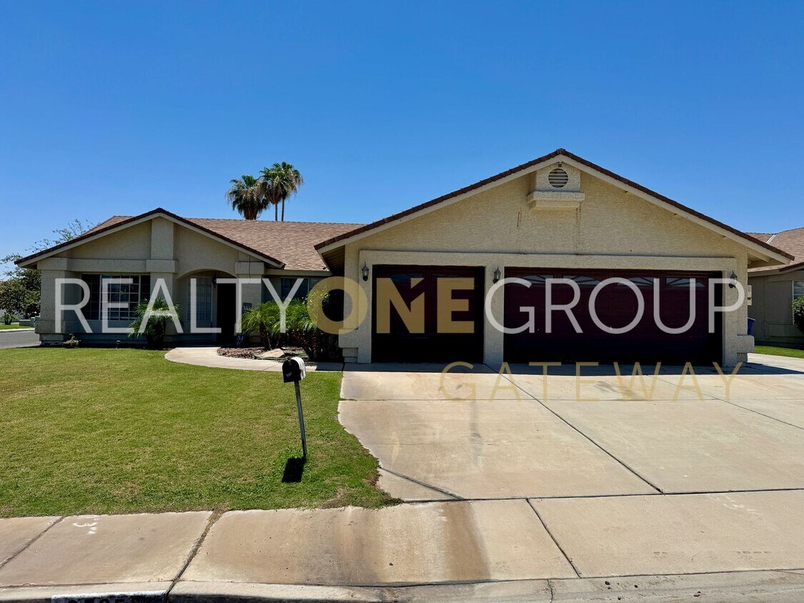 Foto principal - Rancho Sereno Pool Home on a large Corner ...