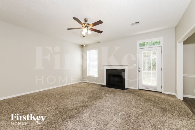 Foto del edificio - 668 Pecan Ridge Cir